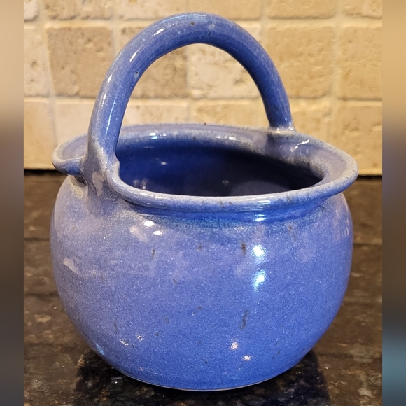 Kings Pottery Seagrove, North Carolina. Blue Speckled Pottery Basket 1997 - Picture 6 of 12